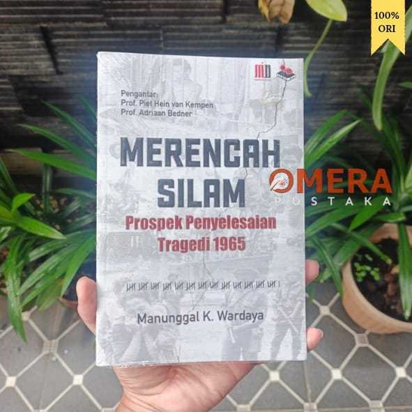 Sampul buku Merencah silam prospek penyelesaian tragedi 1965