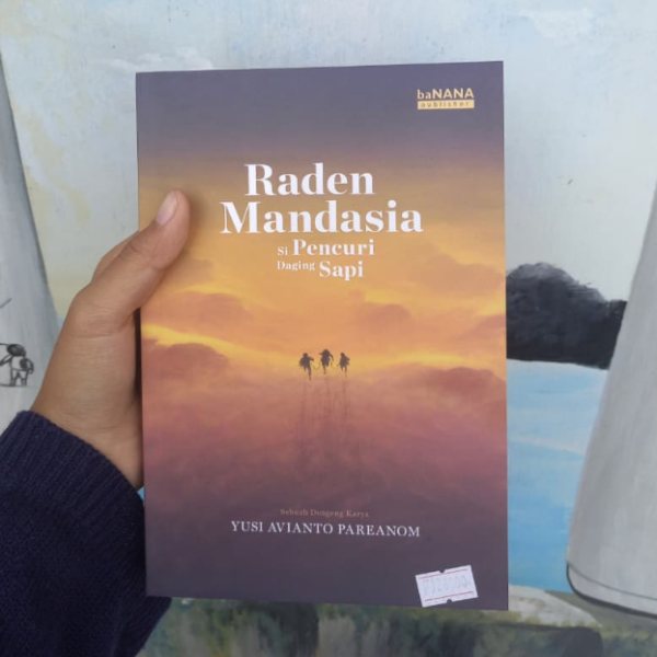 Sampul buku RADEN MANDALA SI PENCURI DAGING SAPI Karya Yusi Avianto Pareanom