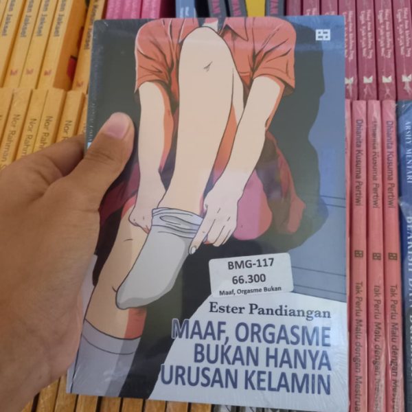 Sampul buku maaf, orgasme bukan hanya urusan kelamin