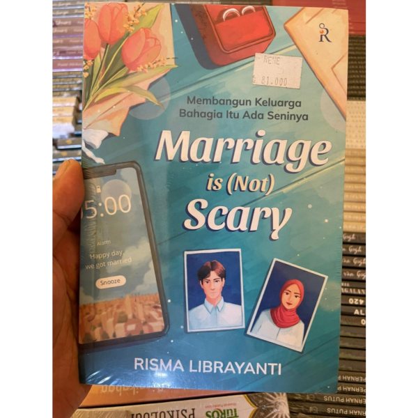 Sampul buku Buku Marriage is (Not) Scary karya Risma Librayanti